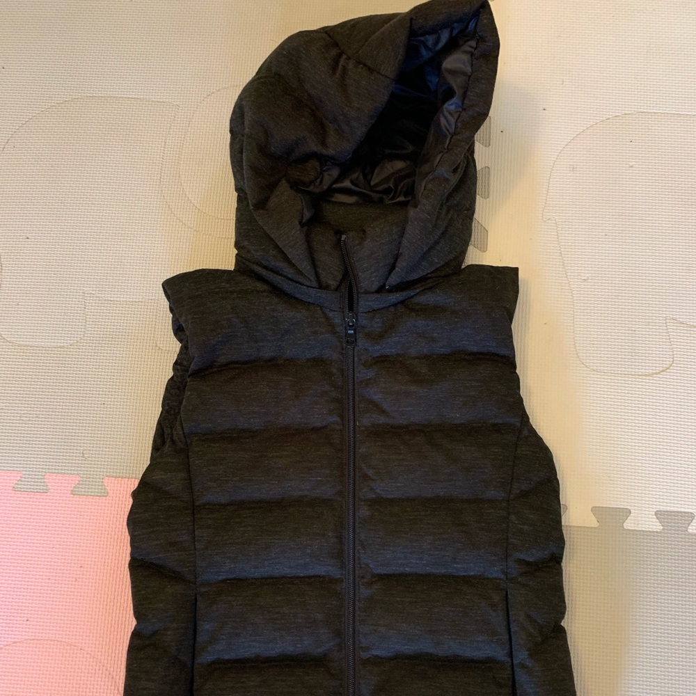 Uniqlo puffy vest